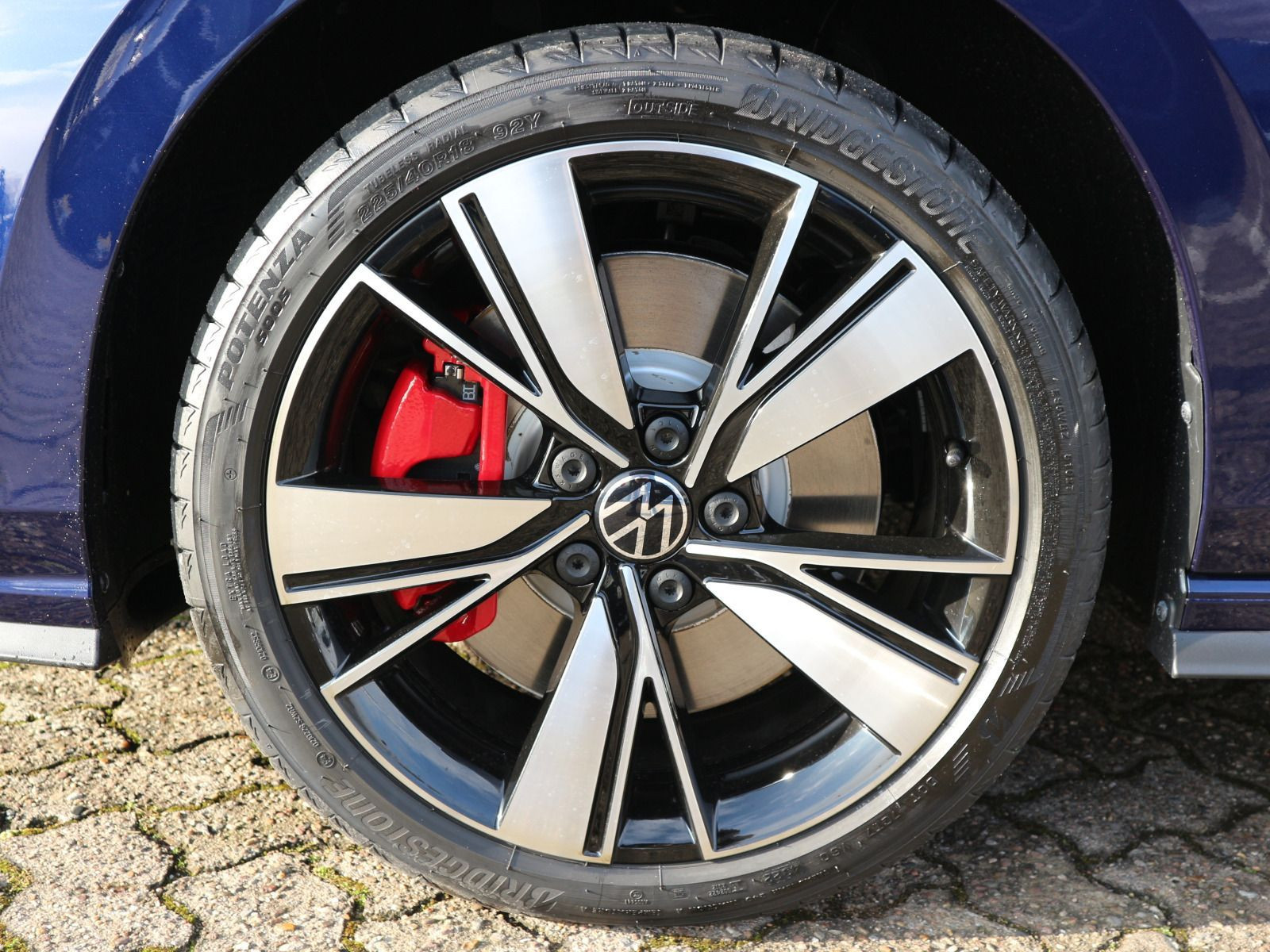 Fahrzeugabbildung Volkswagen Golf GTE 1,4 l eHybrid OPF (150 PS)/(110 PS) DSG *BlackStyle*