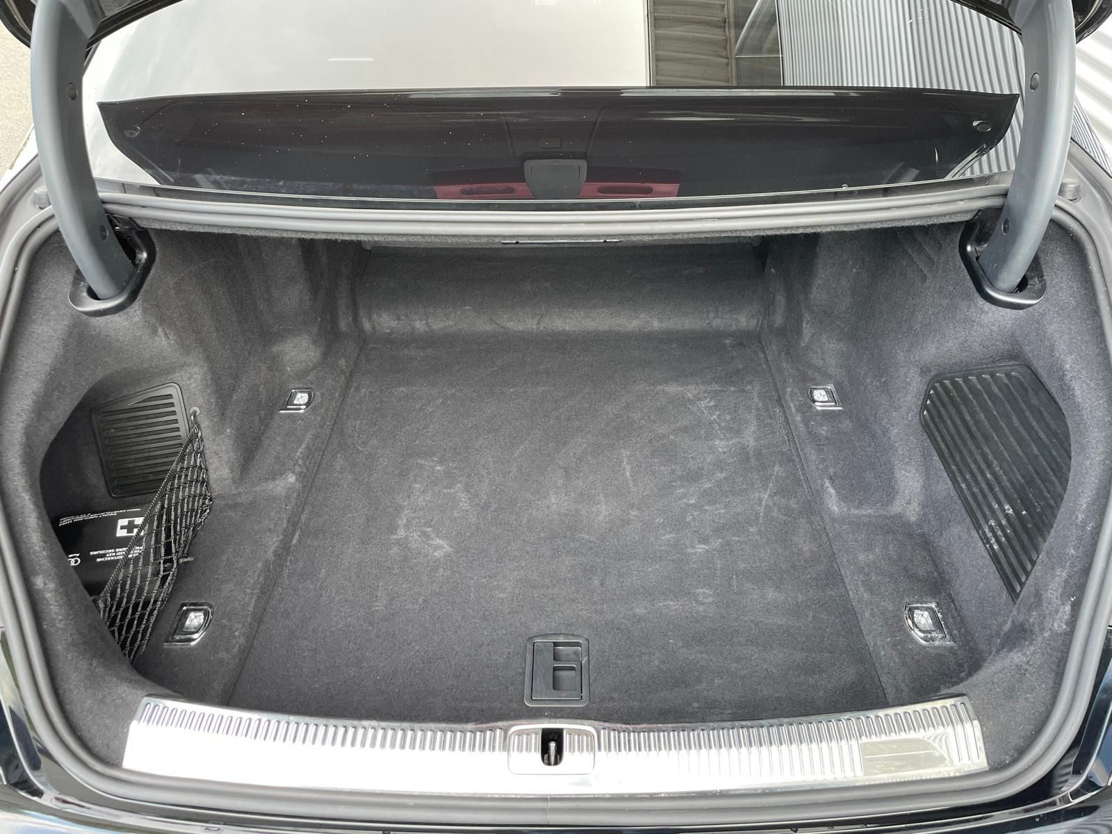 Fahrzeugabbildung Audi A8 50 TDI QUATTRO+WINTERRÄDER+HEAD UP+PANORAMADA