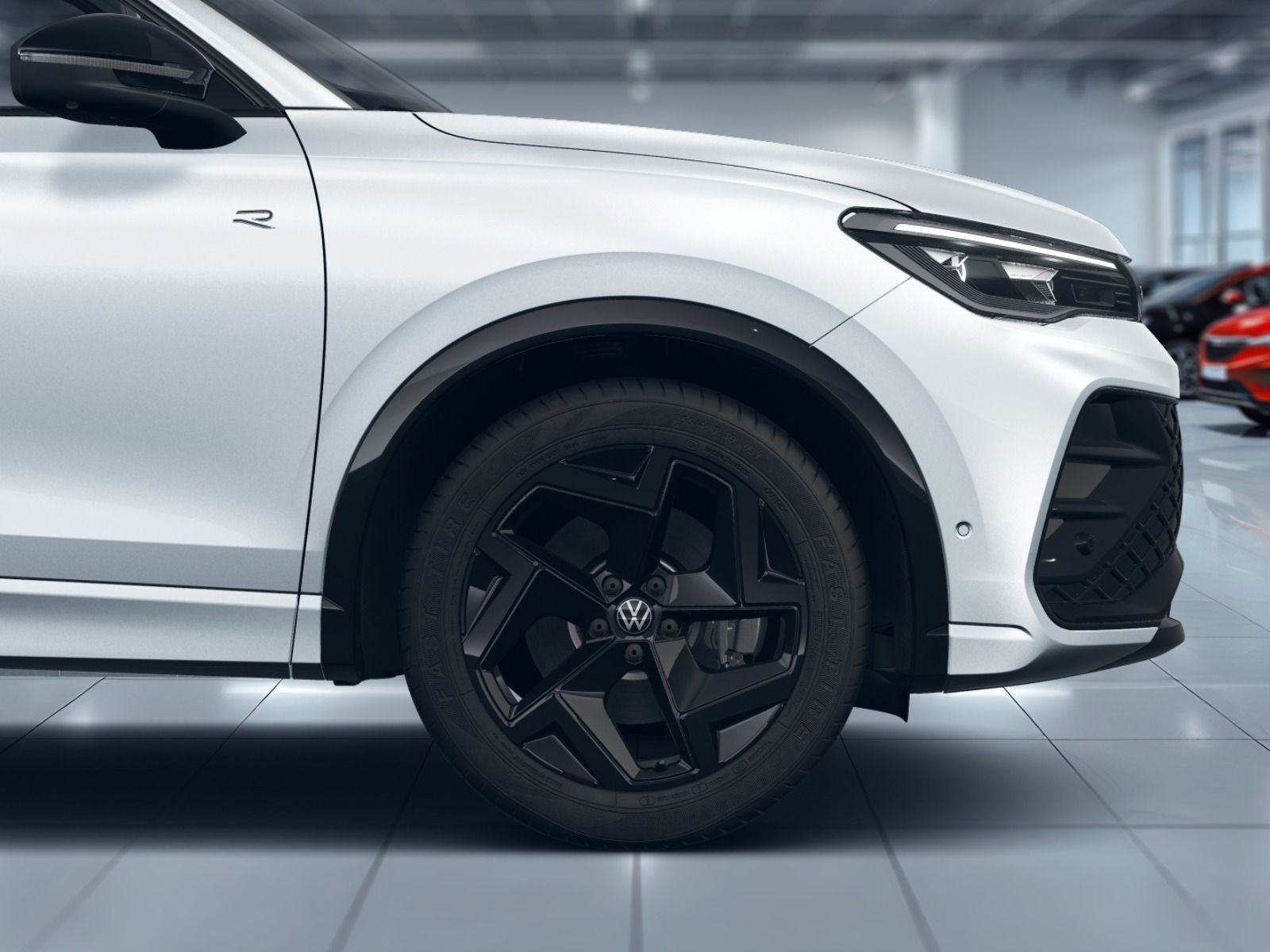 Fahrzeugabbildung Volkswagen Tiguan R-Line 1,5 eHybrid OPF (177 PS) / (115 PS) DSG*AHK*WINTERRÄDER*NAVI*