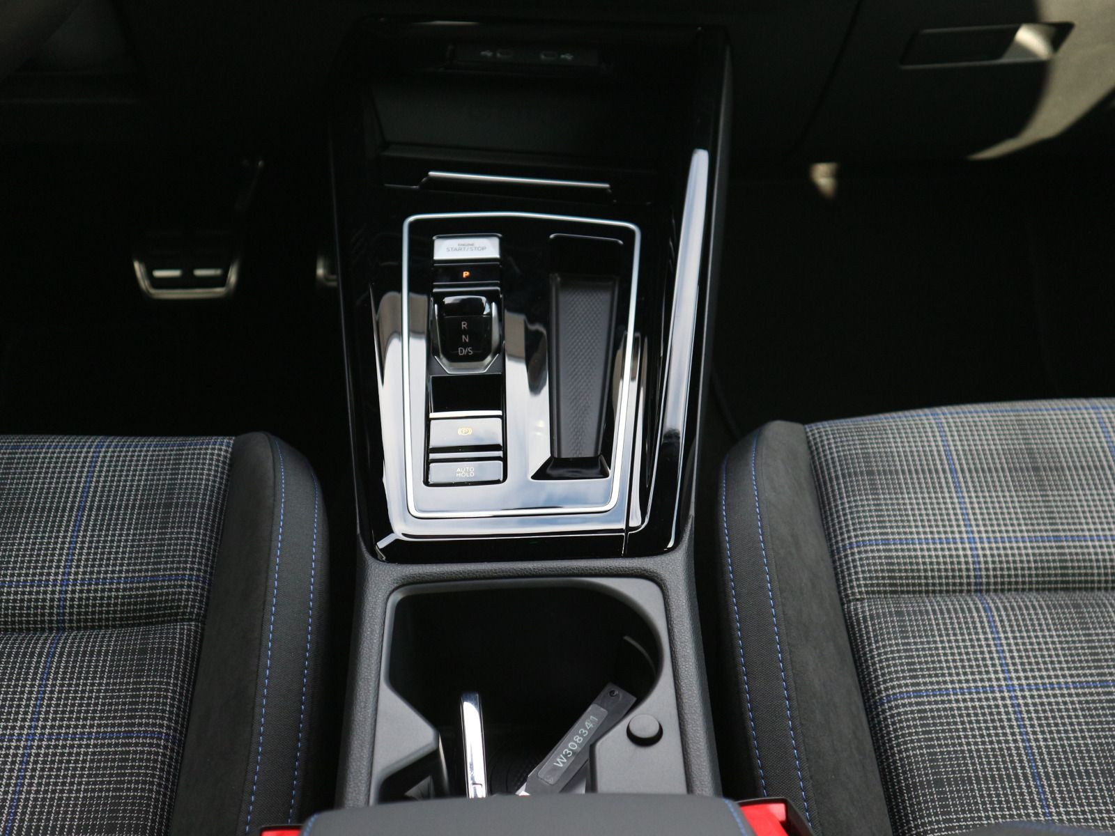 Fahrzeugabbildung Volkswagen Golf GTE 1,4 l eHybrid OPF (150 PS)/(110 PS) DSG *BlackStyle*