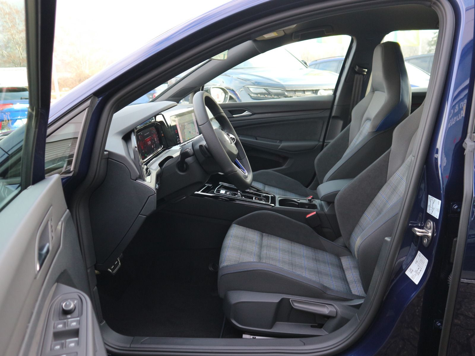 Fahrzeugabbildung Volkswagen Golf GTE 1,4 l eHybrid OPF (150 PS)/(110 PS) DSG *BlackStyle*