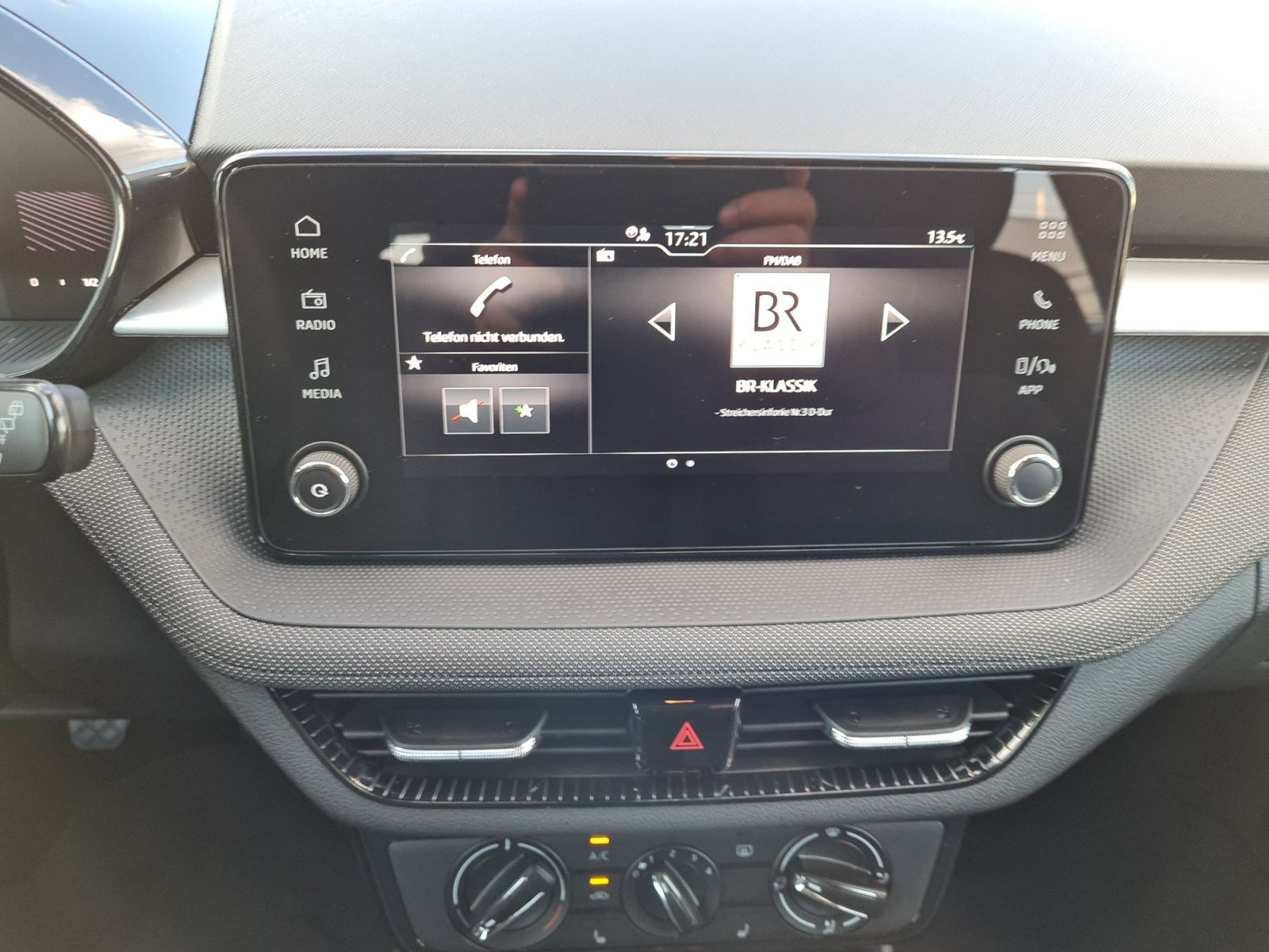 Fahrzeugabbildung SKODA Fabia 1.0 TSI Selection +KAMERA+SMARTLINK+ASG