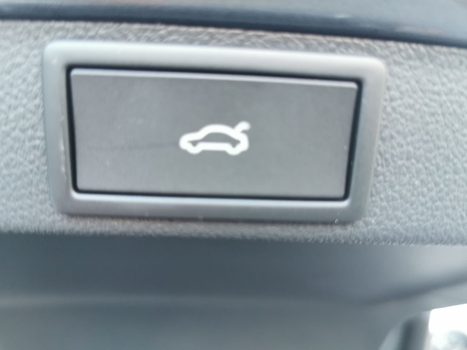 Fahrzeugabbildung SKODA Octavia Combi 2.0 TSI Sportline 4x4 +AHK+PANO