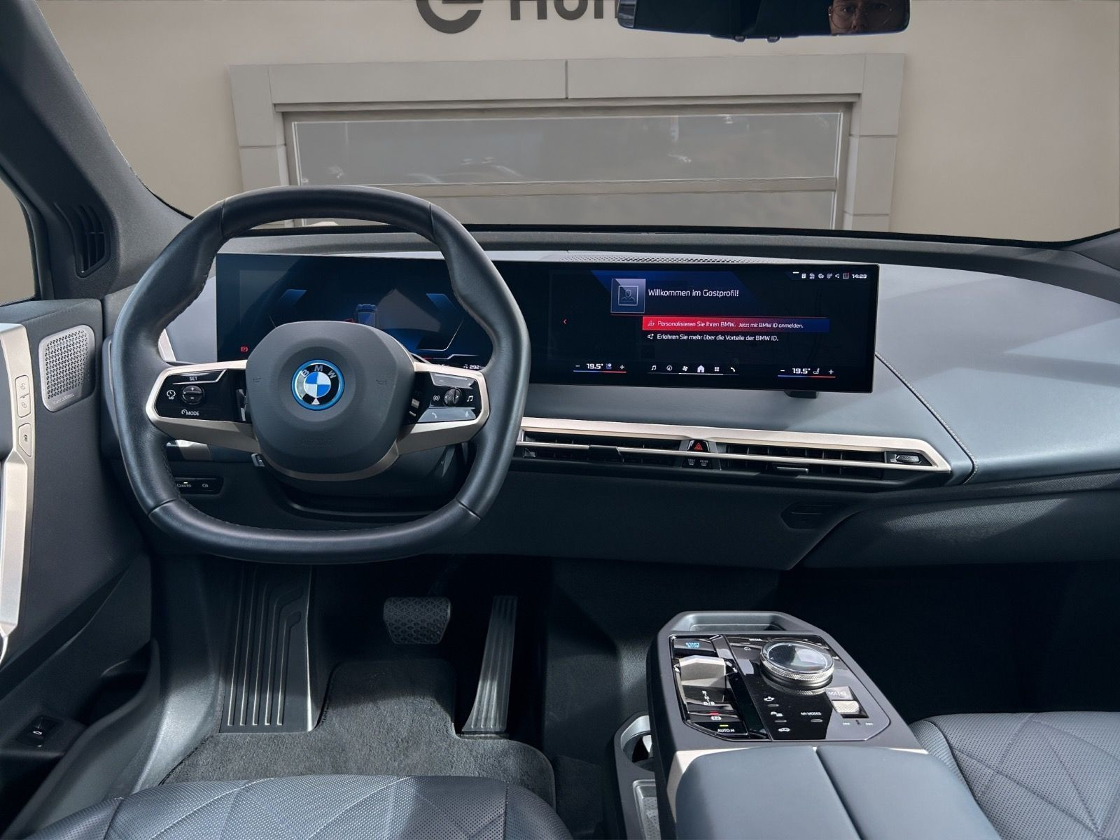 Fahrzeugabbildung BMW iX M60