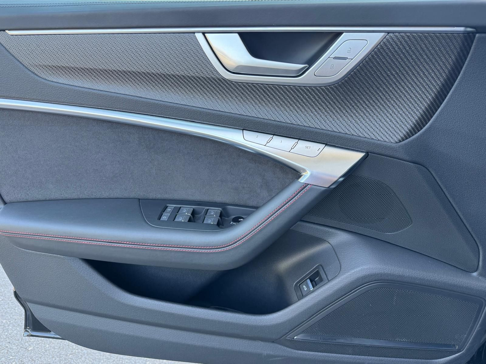 Fahrzeugabbildung Audi RS 6 Avant +WINTERRÄDER+ALLRADLENKUNG+SPORTABGAS