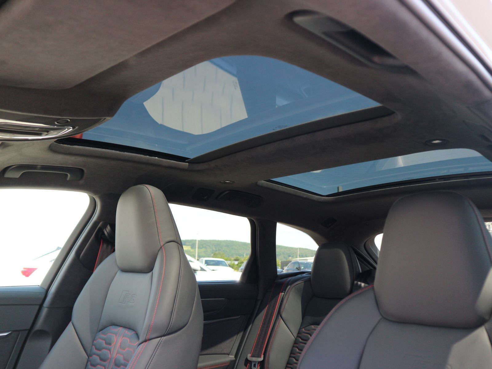 Fahrzeugabbildung Audi RS 6 Avant performance*NARDOGRAUMATT*PANO*AHK*