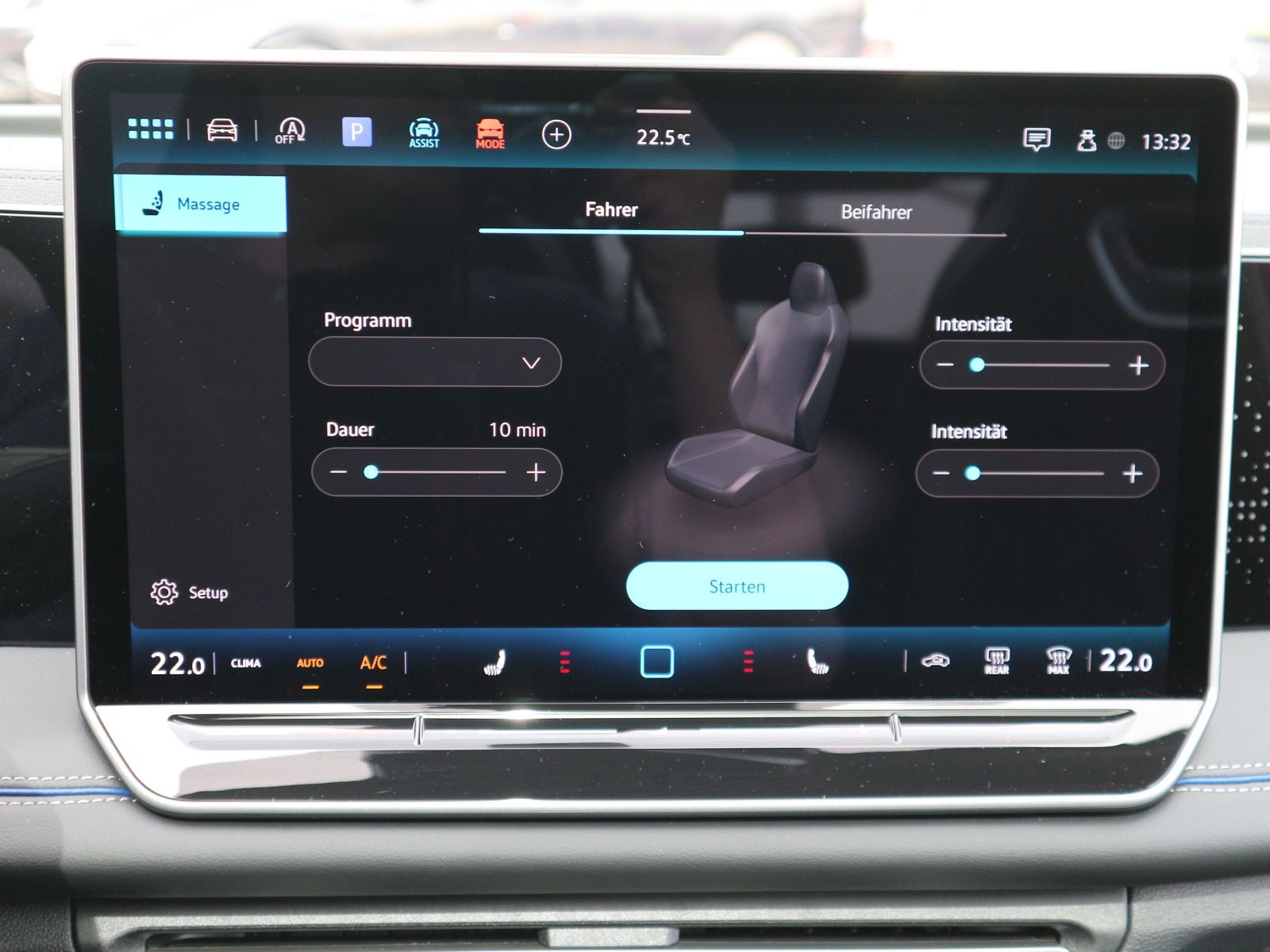 Fahrzeugabbildung Volkswagen Tiguan R-Line 1,5 l eTSI OPF (150 PS) DSG*AHK*PANORAMA*HARMAN KARDON*STDHZG*WINTERRÄDER