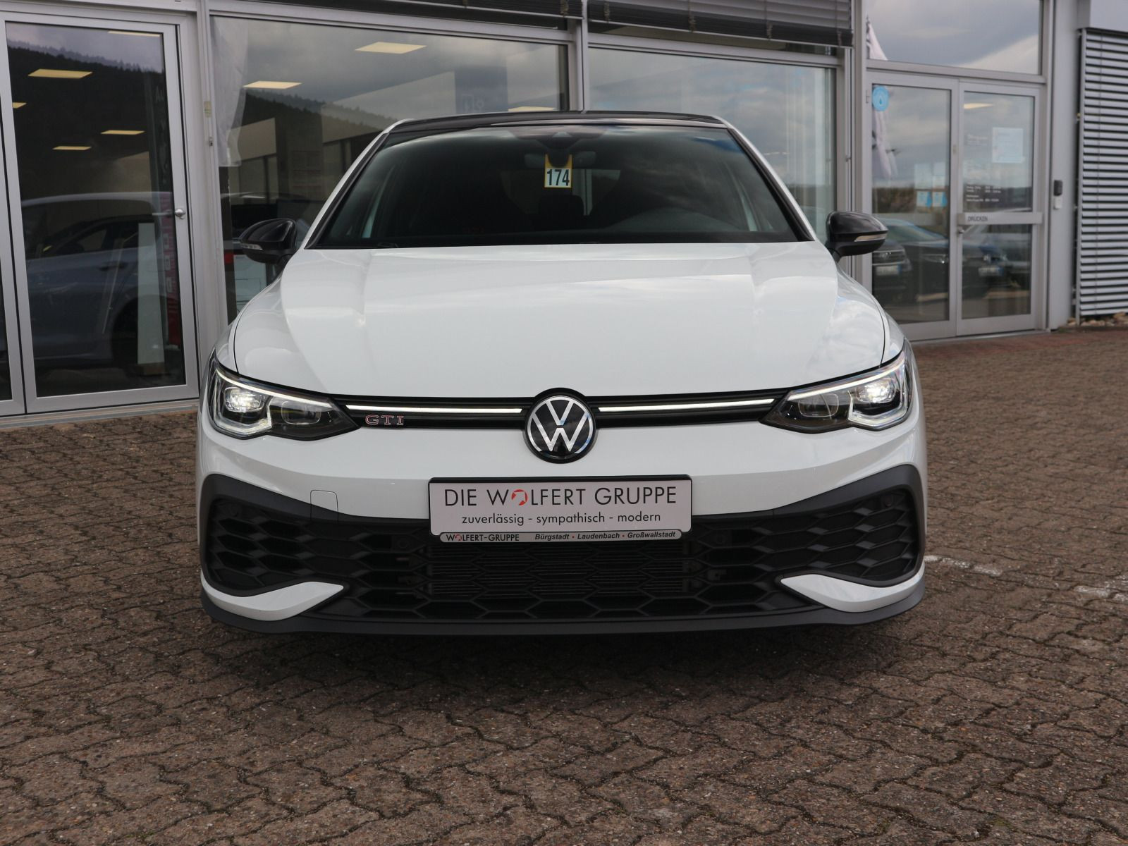 Fahrzeugabbildung Volkswagen Golf GTI Clubsport 2.0 TSI DSG PANO RFK ACC NAVI CARPLAY