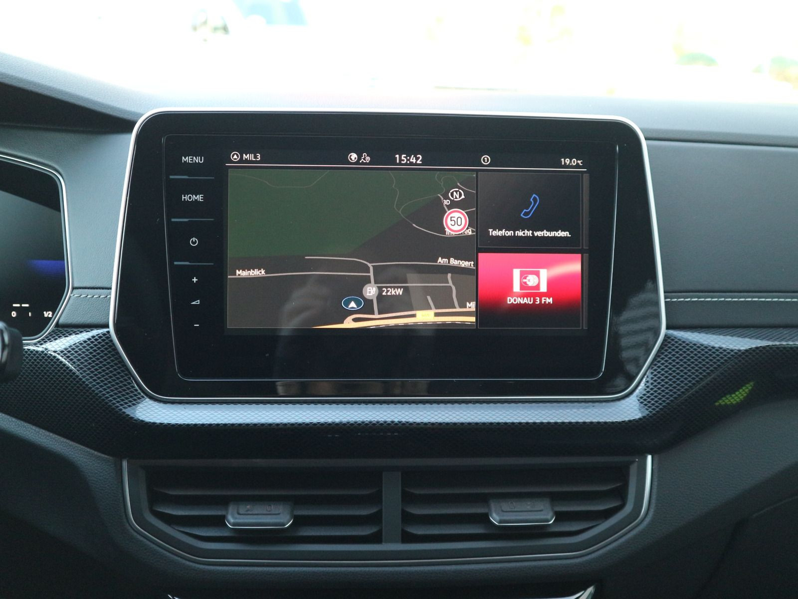 Fahrzeugabbildung Volkswagen T-Cross R-Line 1.0 TSI OPF (116 PS) 6-Gang*GANZJAHRESREIFEN*AHK*NAVI*