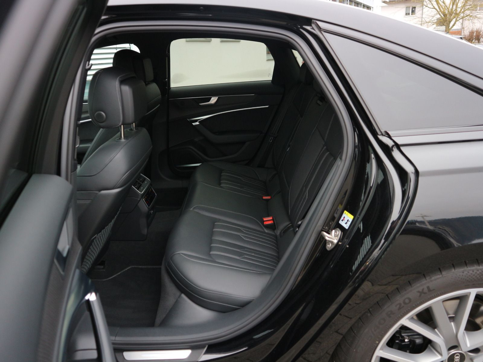 Fahrzeugabbildung Audi S6 Limousine TDI quattro SITZBELÜFTUNG*RFK*B&O