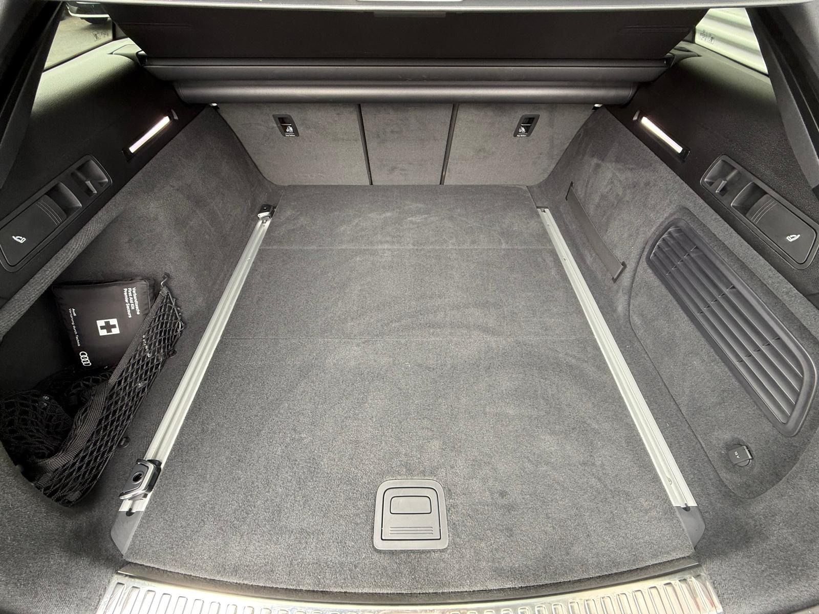 Fahrzeugabbildung Audi RS 6 Avant +WINTERRÄDER+STANDHEIZUNG+AHK+SPORTAB
