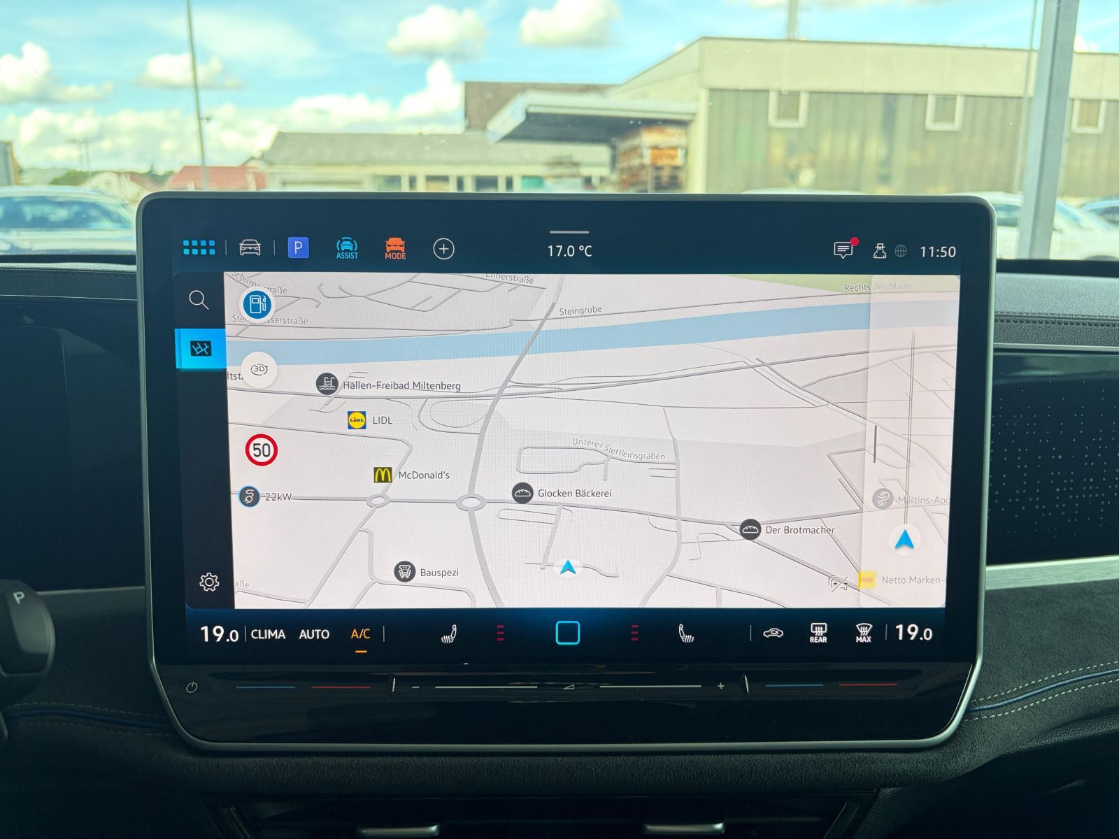 Fahrzeugabbildung Volkswagen Passat R-Line 2.0 TDI 4M DSG PANO STHZ 360° HK