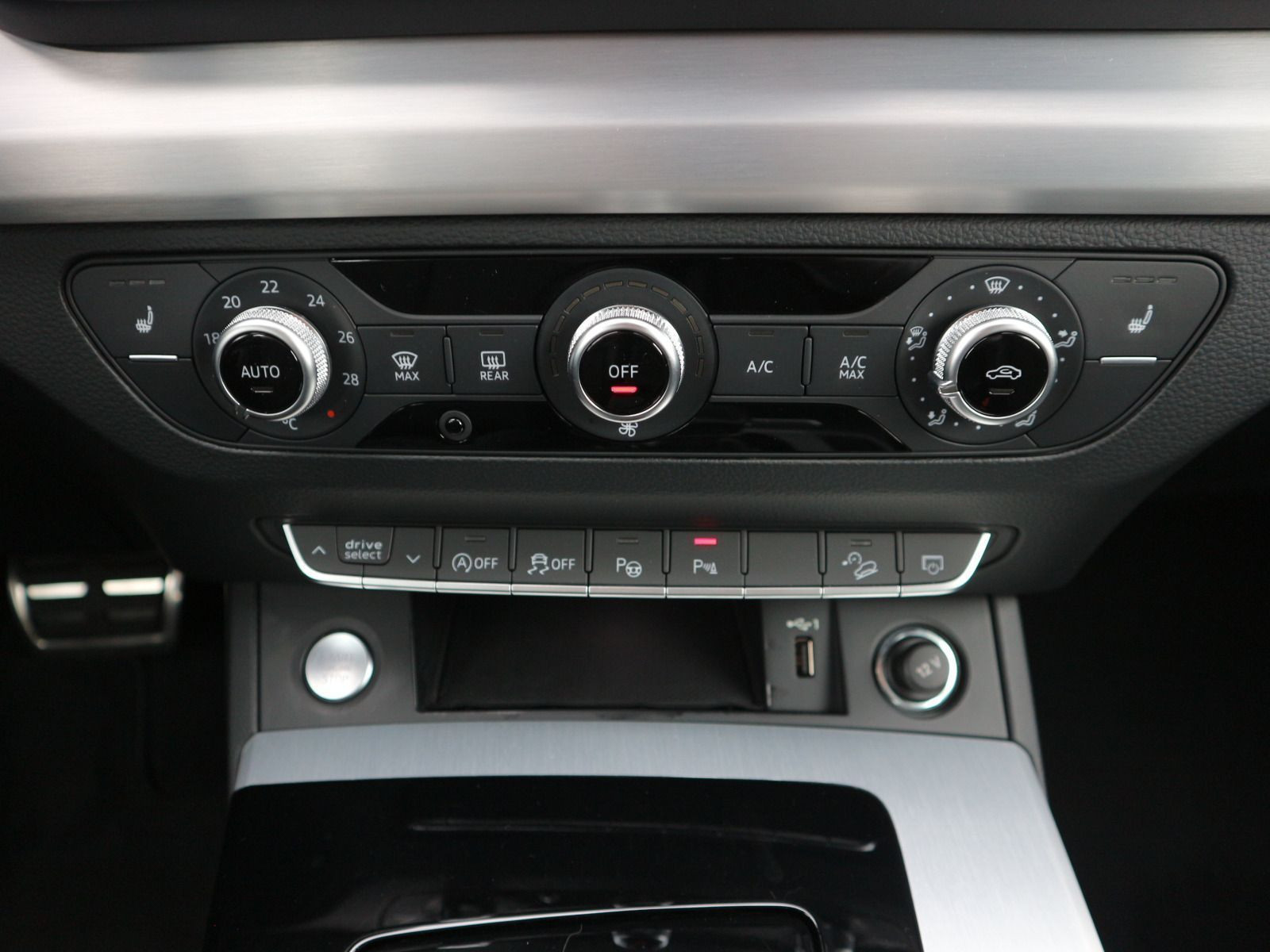 Fahrzeugabbildung Audi Q5 2.0 40 TDI quattro S line MATRIX*ACC*AHK*SHZ