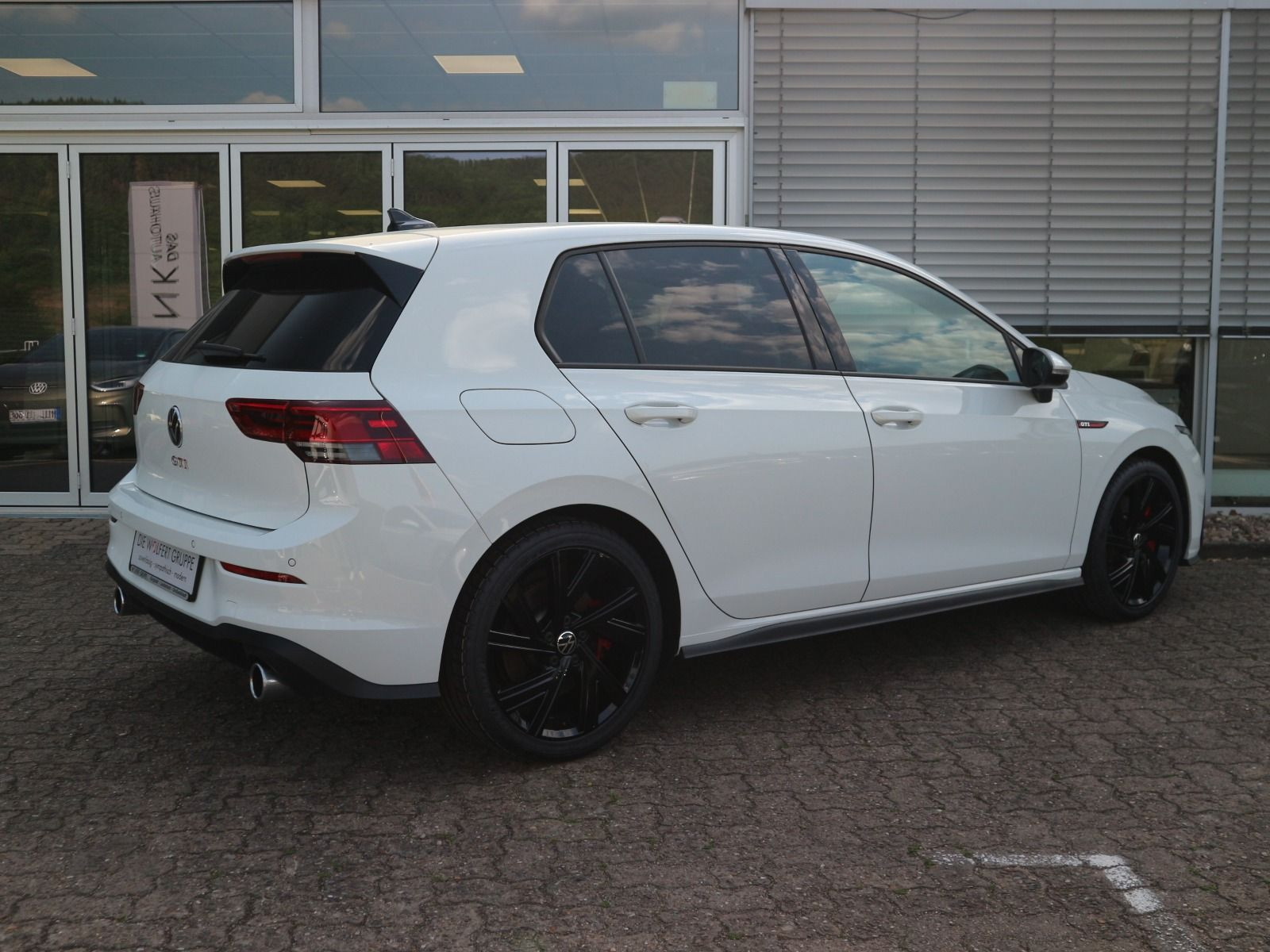 Fahrzeugabbildung Volkswagen Golf GTI 2.0 TSI DSG ACC NAVI RFK CARPLAY
