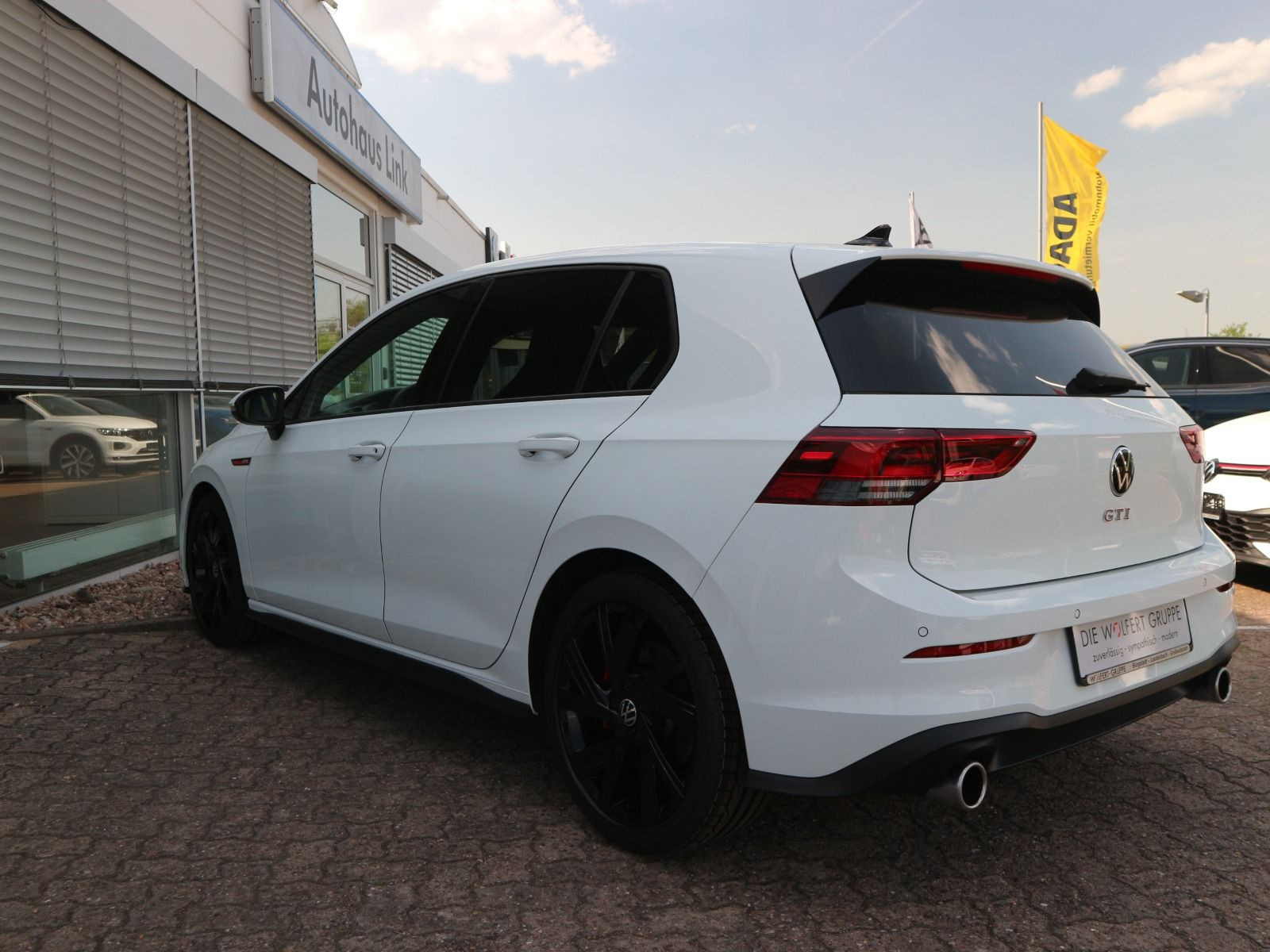 Fahrzeugabbildung Volkswagen Golf GTI 2.0 TSI DSG ACC NAVI RFK CARPLAY