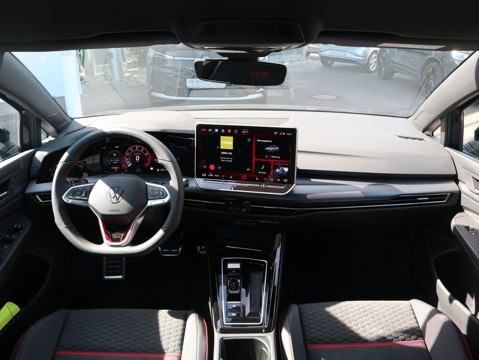 Fahrzeugabbildung Volkswagen Golf GTI Clubsport 2,0 TSI OPF 221 kW (300 PS) DSG *WINTERRÄDER*BLACKSTYLE*SOFORT!*