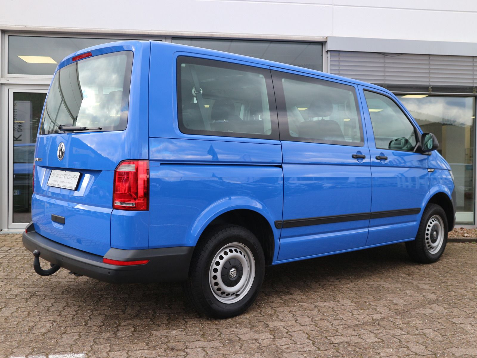 Fahrzeugabbildung Volkswagen T6 Caravelle 2.0 TDI Trendline AHK CLIMATIC PDC