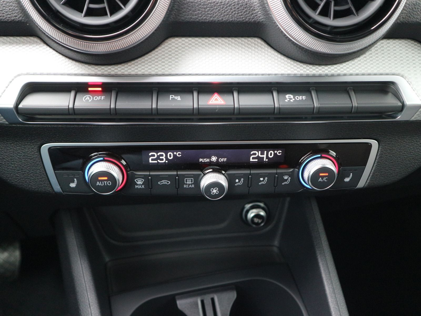 Fahrzeugabbildung Audi Q2 advanced 35 TFSI S tronic*AHK*LED*NAVI*ACC*