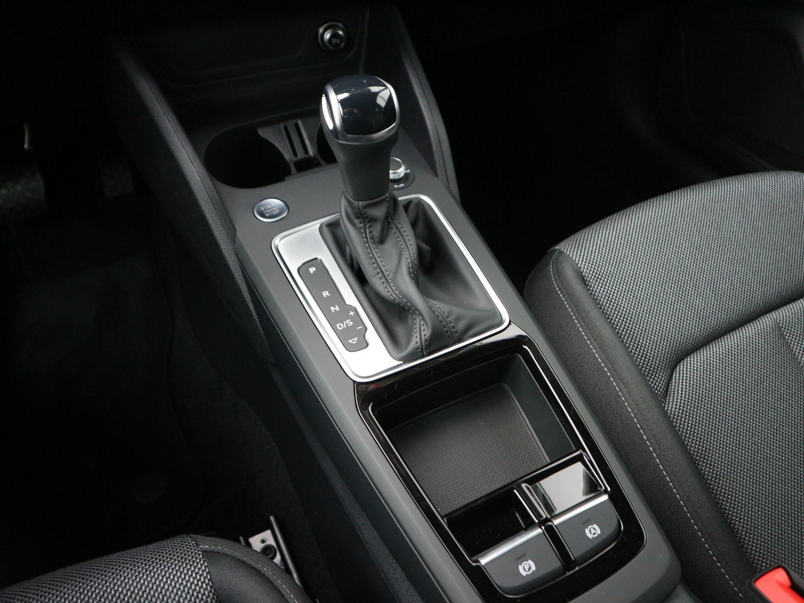 Fahrzeugabbildung Audi Q2 advanced 35 TFSI S tronic*AHK*LED*NAVI*ACC*