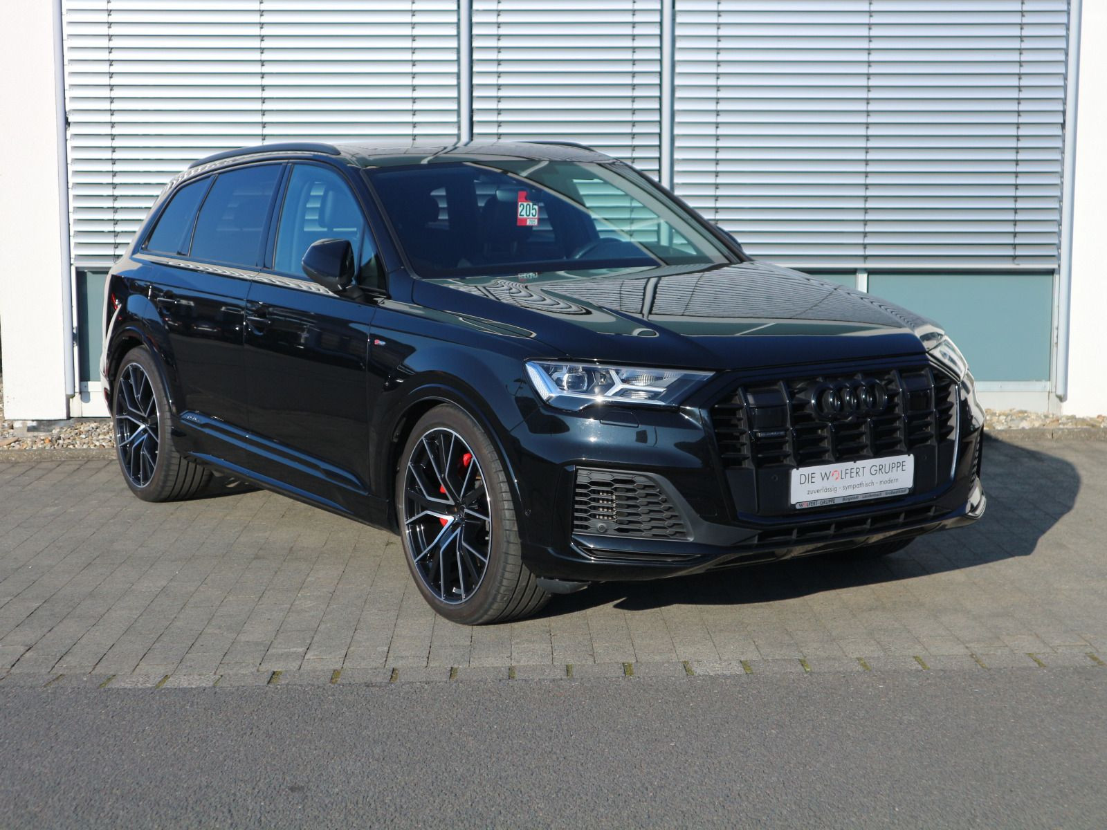Fahrzeugabbildung Audi Q7 S line 55 TFSI quattro 7-SITZER*AHK*PANO*STHZ