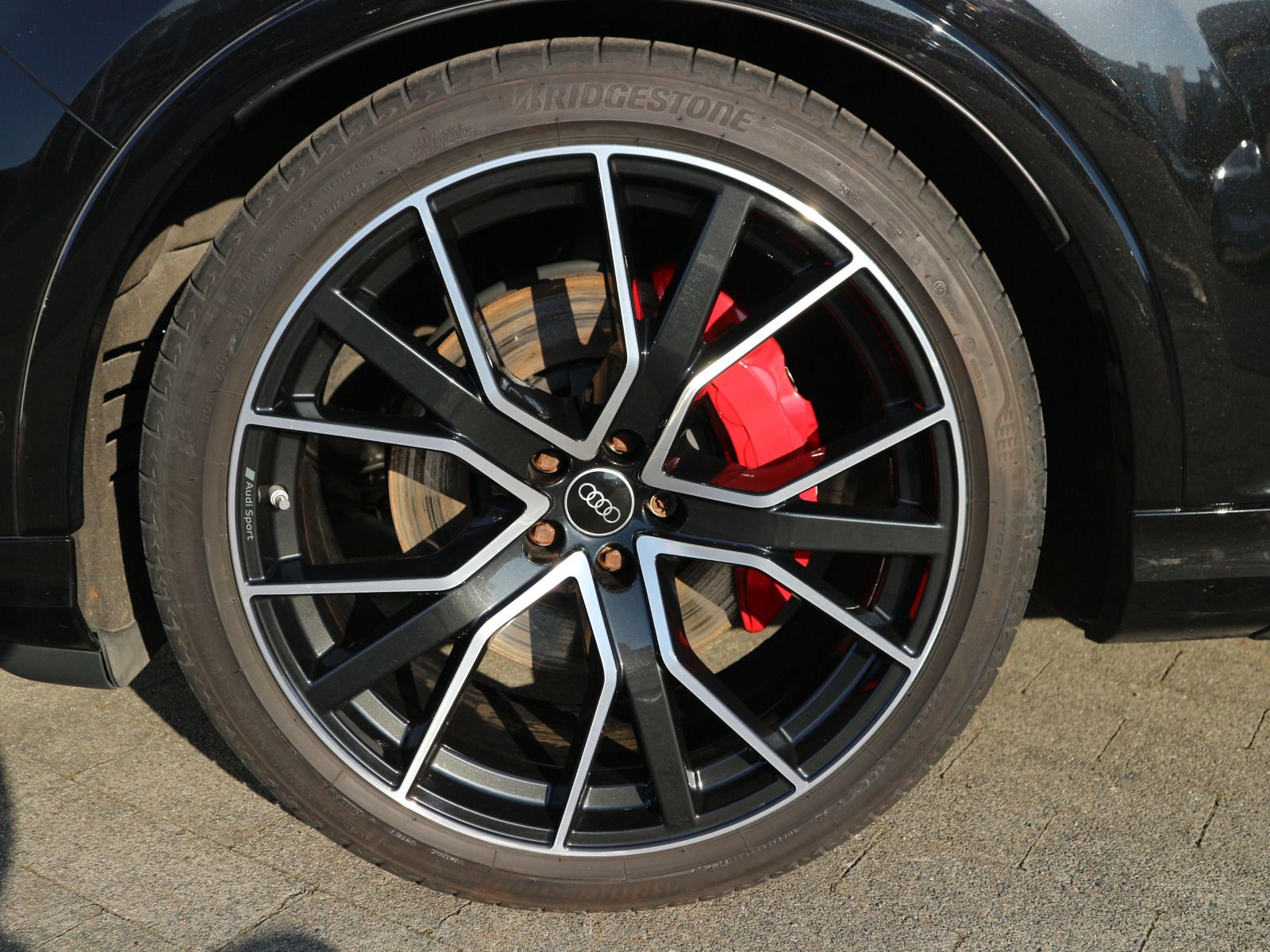 Fahrzeugabbildung Audi Q7 S line 55 TFSI quattro 7-SITZER*AHK*PANO*STHZ