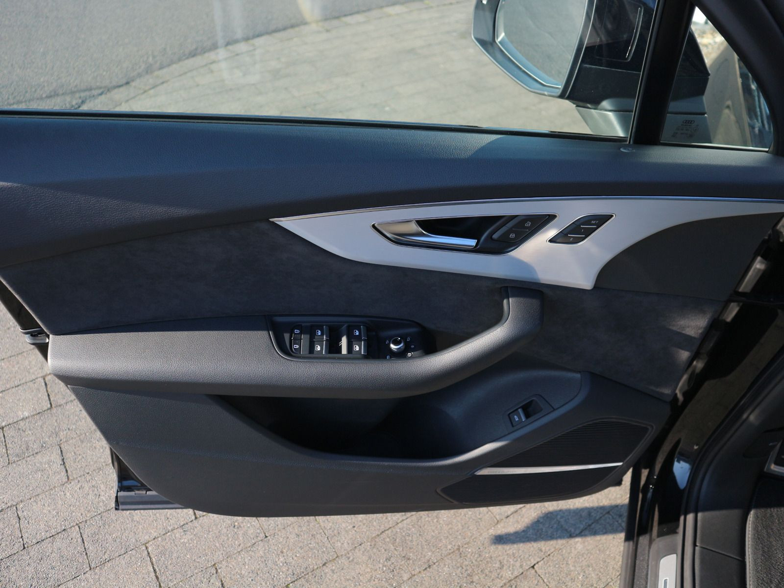 Fahrzeugabbildung Audi Q7 S line 55 TFSI quattro 7-SITZER*AHK*PANO*STHZ