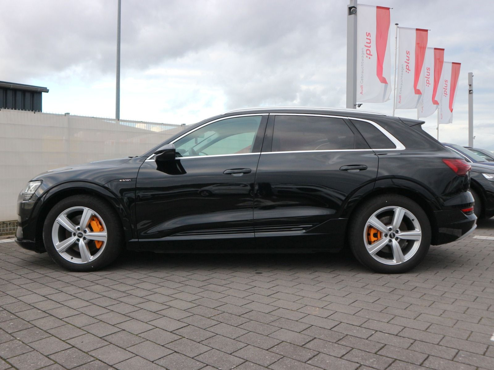 Fahrzeugabbildung Audi e-tron advanced 55 quattro NACHTSICHT*AHK*RFK