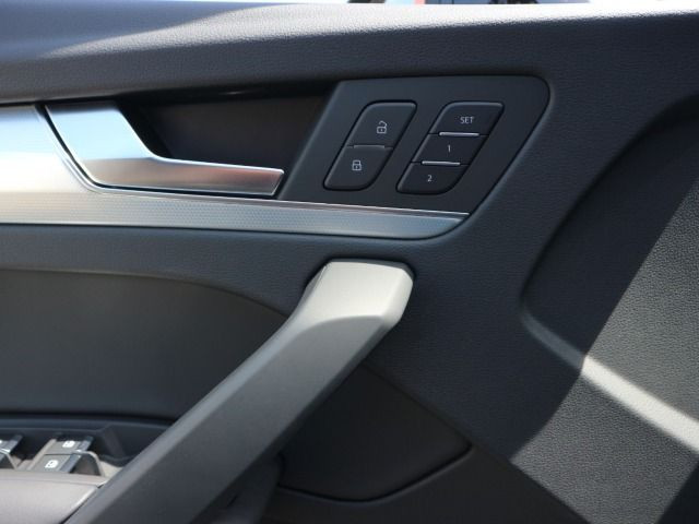 Fahrzeugabbildung Audi Q5 TFSI e S line business 55 TFSI e quattro S tronic