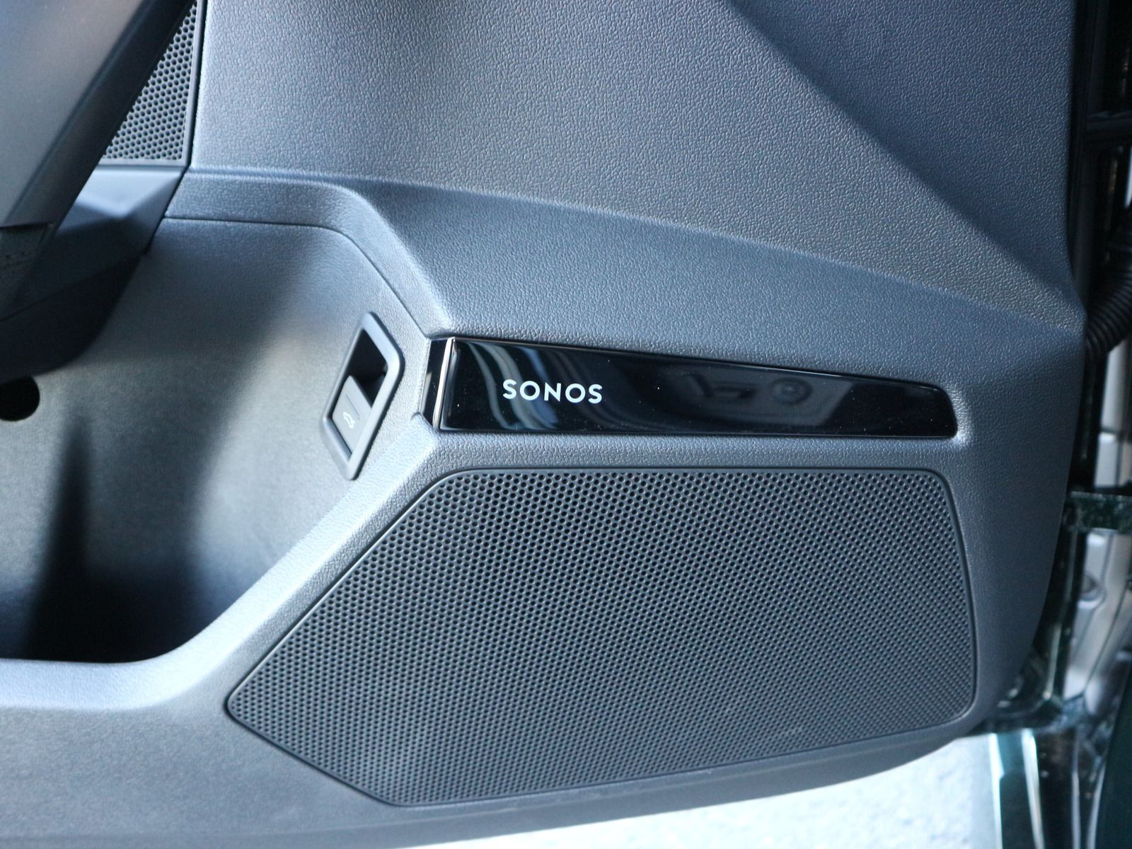 Fahrzeugabbildung Audi RS 3 Limousine S tronic*TIEFGRÜN PERL*PANO*NAVI*