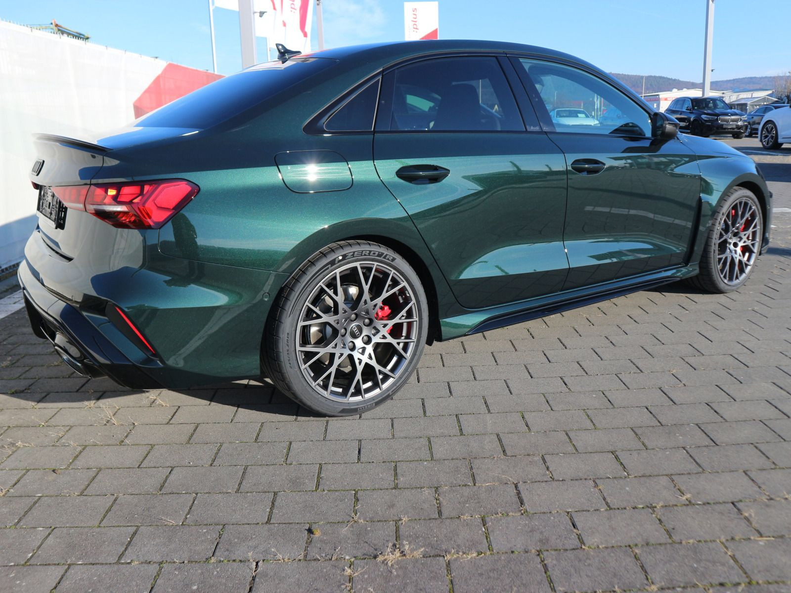 Fahrzeugabbildung Audi RS 3 Limousine S tronic*TIEFGRÜN PERL*PANO*NAVI*