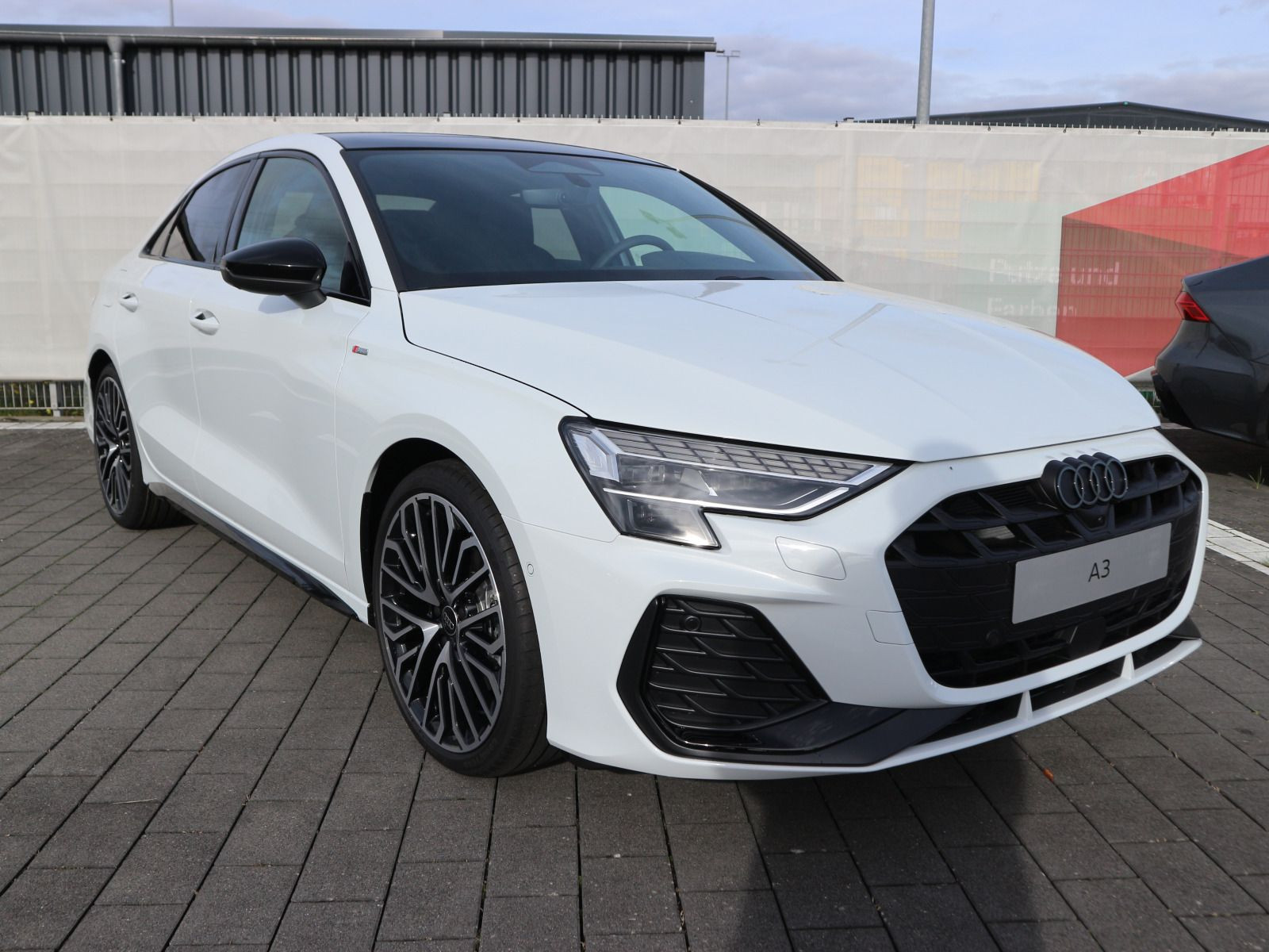 Fahrzeugabbildung Audi A3 Limousine S line TFSI S tronic*AHK*PANO*ACC