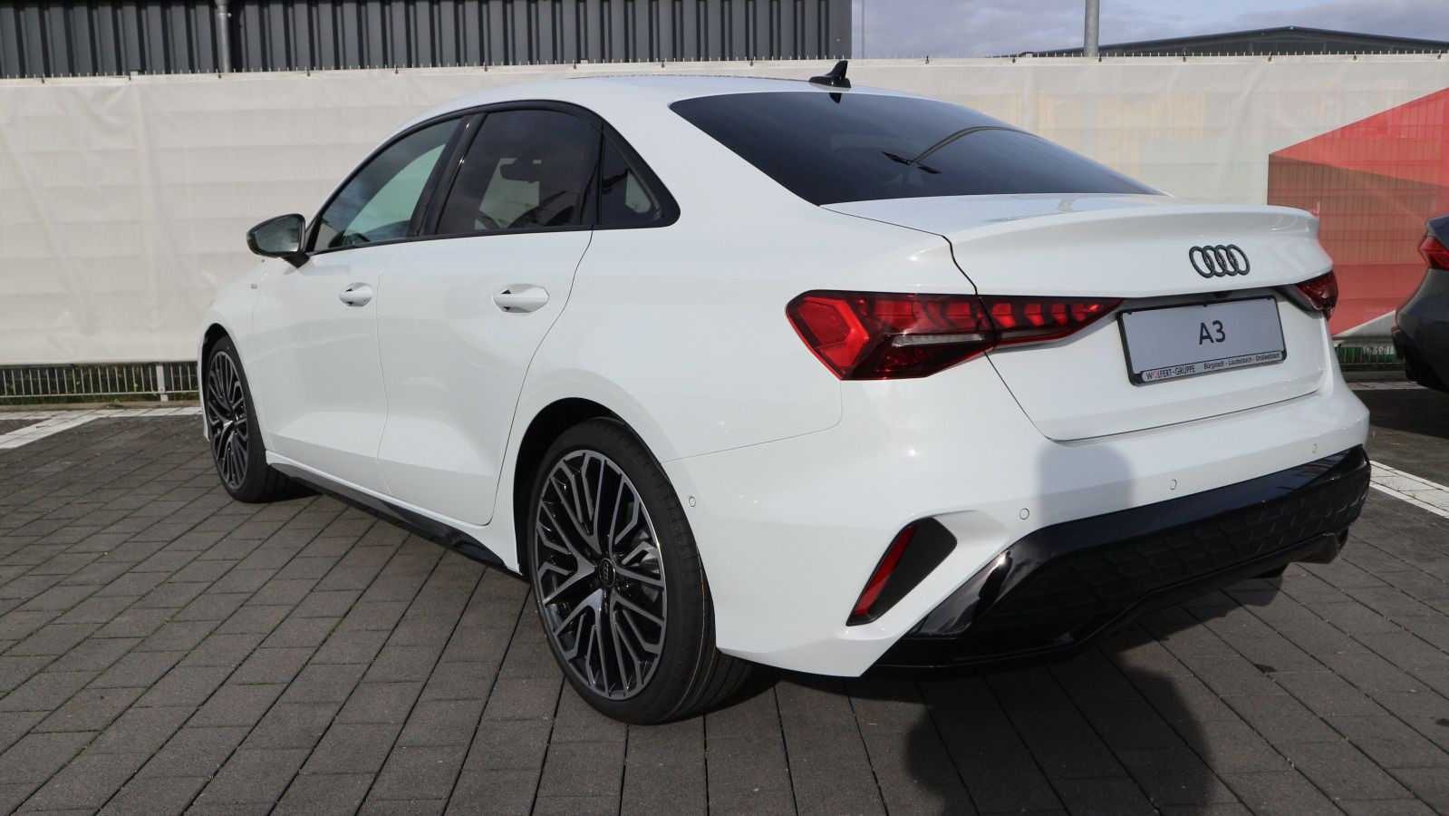 Fahrzeugabbildung Audi A3 Limousine S line TFSI S tronic*AHK*PANO*ACC