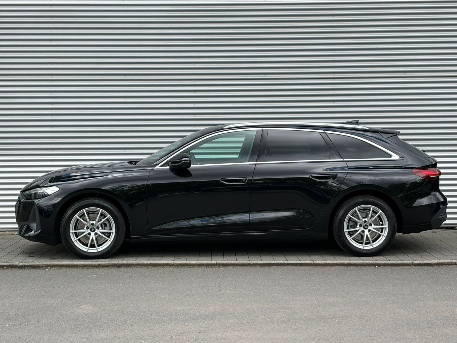 Fahrzeugabbildung Audi A5 Avant TFSI AHK+360 GRAD KAMERA+MATRIX+SPORTSI