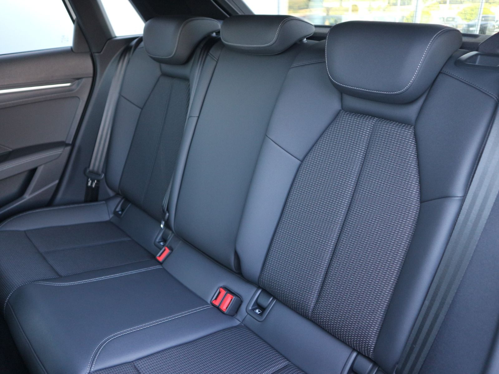 Fahrzeugabbildung Audi A3 Sportback S line 45 TFSI e S tronic 0,5%*AHK