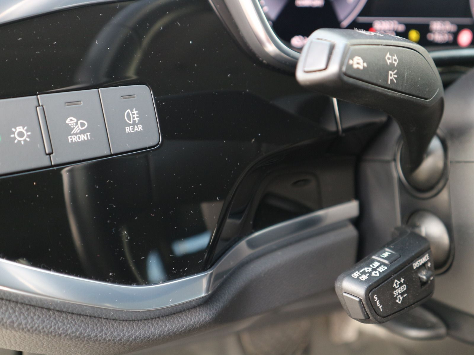 Fahrzeugabbildung Audi Q3 45 TFSI e S line AHK*CARPLAY*ACC*NAVI*SHZ