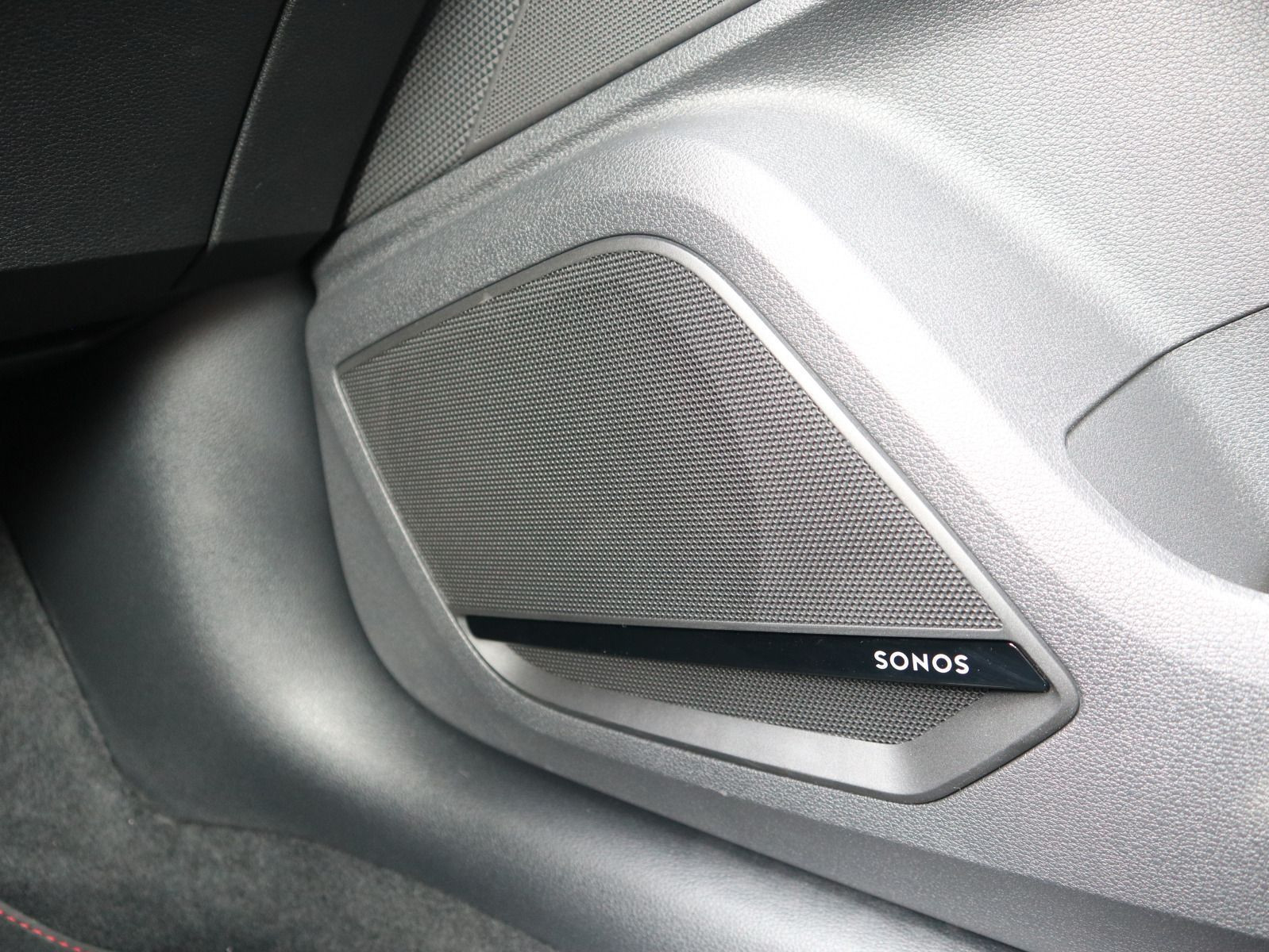 Fahrzeugabbildung Audi Q2 S line 35 TFSI S tronic*SONOS*MATRIX*PANO*AHK