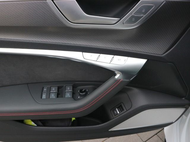 Fahrzeugabbildung Audi RS 6 Avant RS-SPORTAGA*PANO*STANDHZG*360°*280KMH