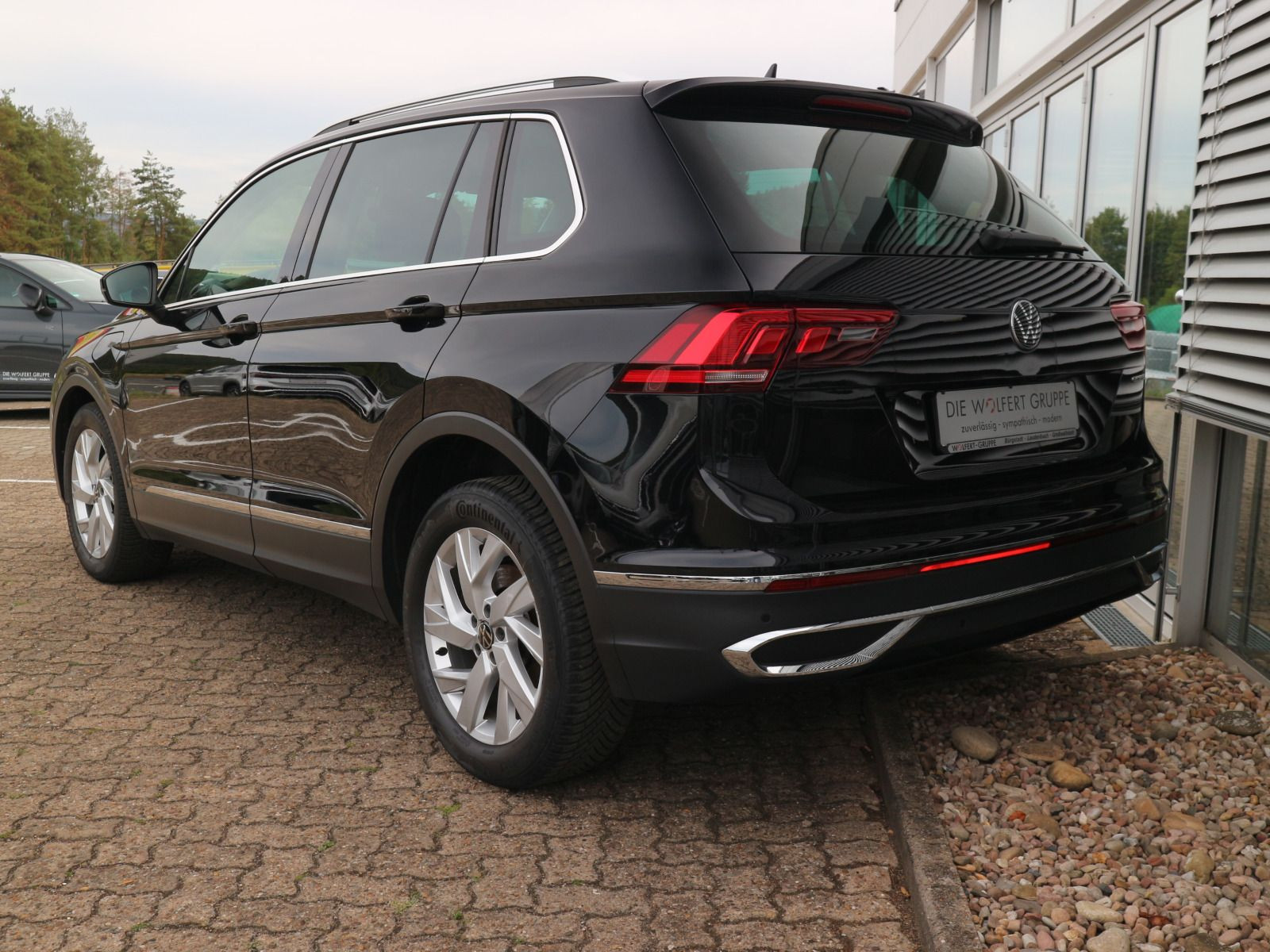 Fahrzeugabbildung Volkswagen Tiguan Elegance 1.4 TSI eHybrid AHK FAHRSCHULUMBAU