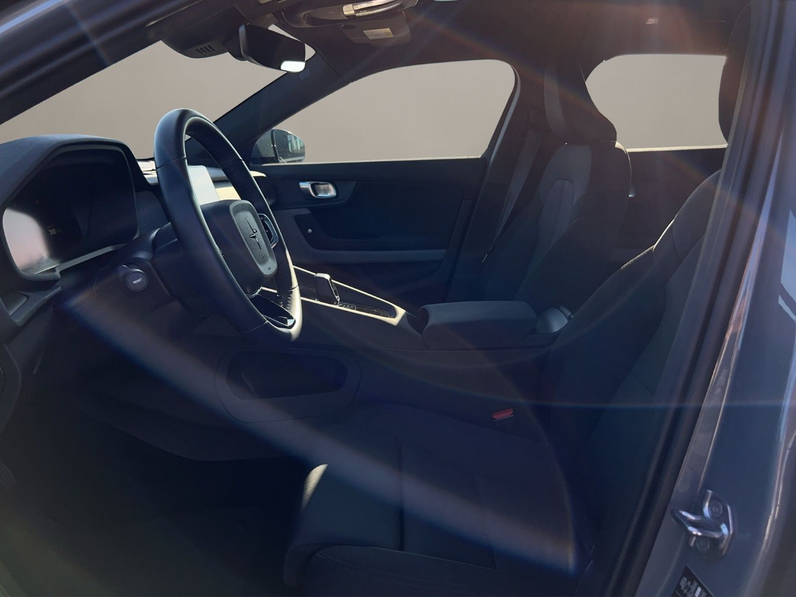 Fahrzeugabbildung Polestar 2 Long Range Dual Motor+78 kWh+PLUS+PILOT+AHK