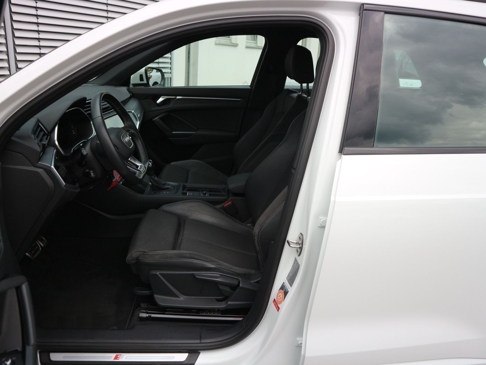 Fahrzeugabbildung Audi Q3 45 TFSI e S line 0,5% ACC*AHK*Carplay*SHZ