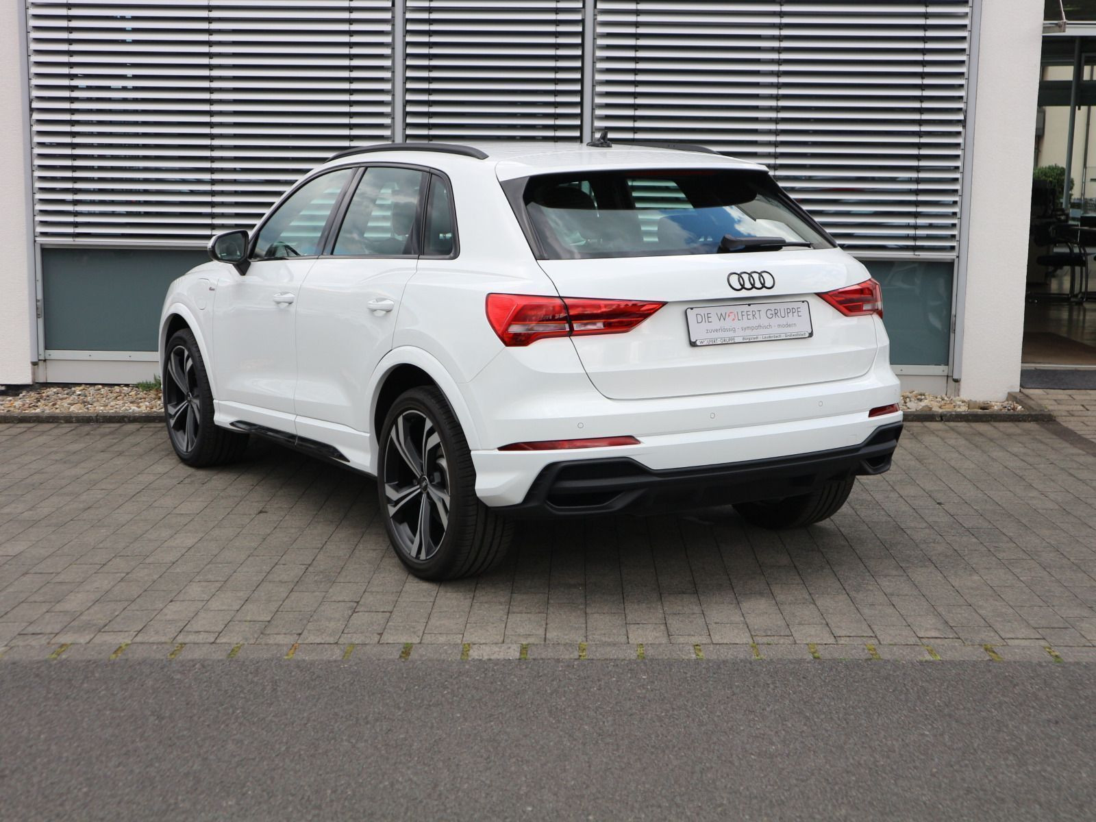 Fahrzeugabbildung Audi Q3 45 TFSI e S line 0,5% ACC*AHK*Carplay*SHZ