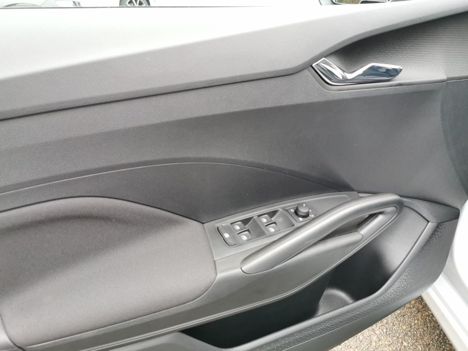 Fahrzeugabbildung SKODA Fabia 1.0 TSI DRIVE 70 kW +WINTER+SmartLink+LM