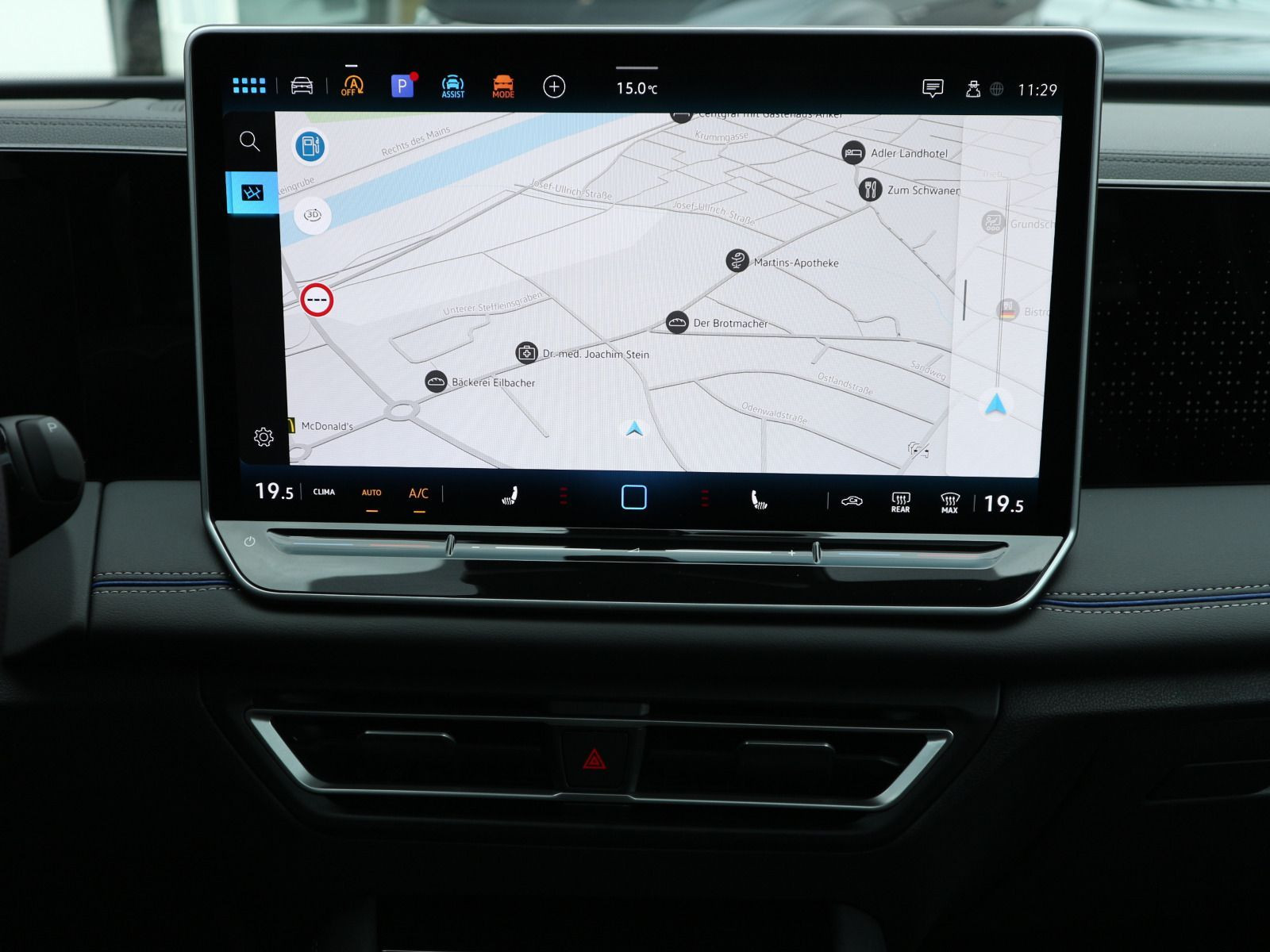 Fahrzeugabbildung Volkswagen Tiguan R-Line 1,5 l eTSI OPF (150 PS) DSG*AHK*PANORAMA*HARMAN KARDON*STDHZG*