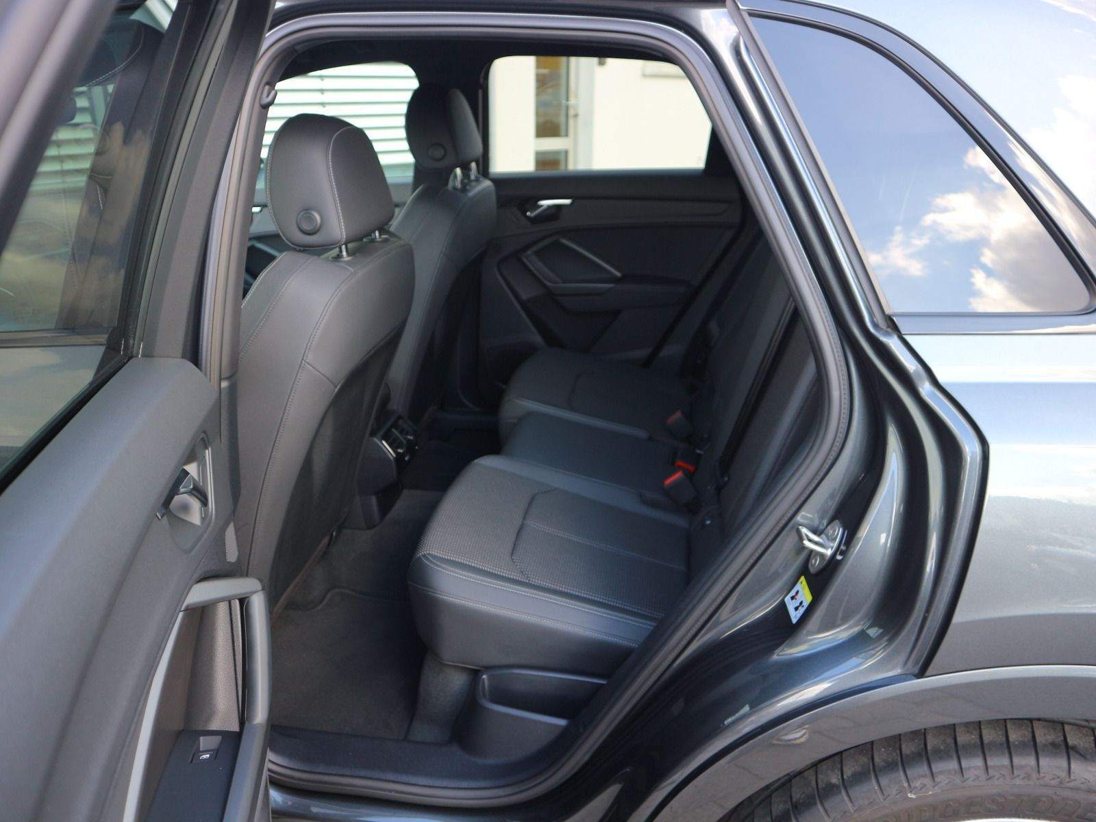 Fahrzeugabbildung Audi Q3 45 TFSI e S line *0,5%*ACC*AHK*RFK*NAVI*LED*