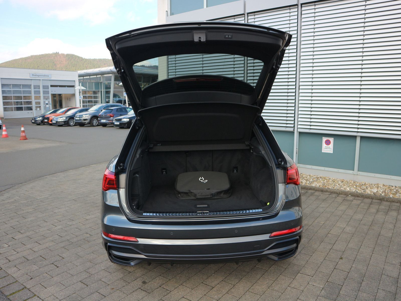 Fahrzeugabbildung Audi Q3 45 TFSI e S line *0,5%*ACC*AHK*RFK*NAVI*LED*