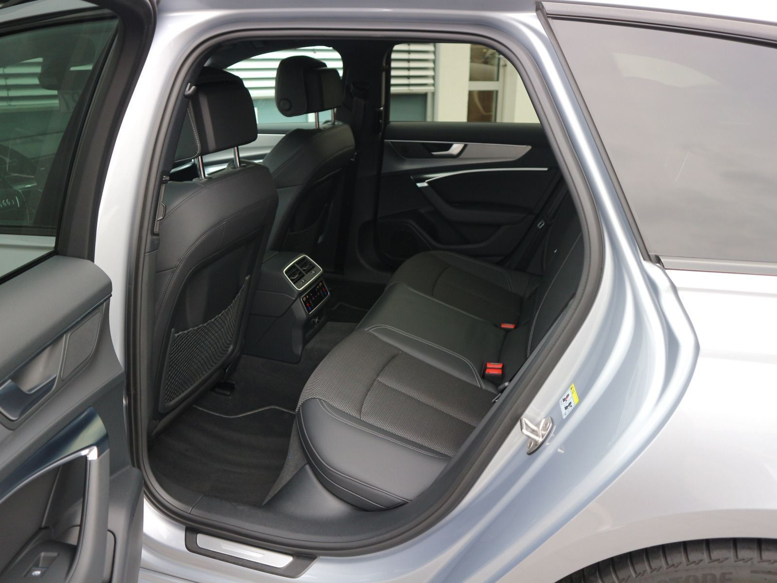 Fahrzeugabbildung Audi A6 Avant S line 40 TDI quattro MATRIX*ACC*AHK