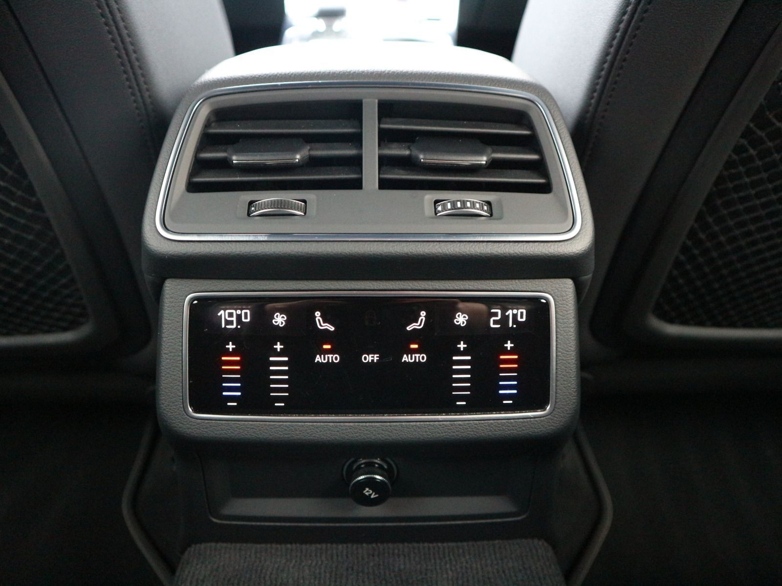 Fahrzeugabbildung Audi A6 Avant S line 40 TDI quattro MATRIX*ACC*AHK