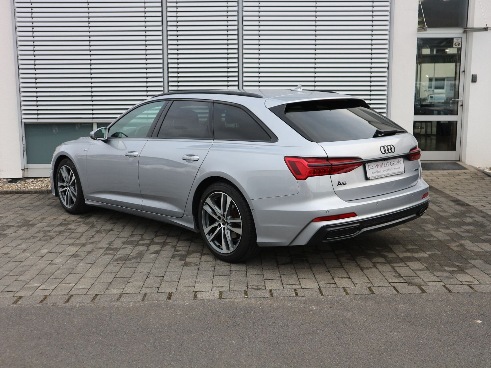 Fahrzeugabbildung Audi A6 Avant S line 40 TDI quattrot MATRIX*ACC*AHK