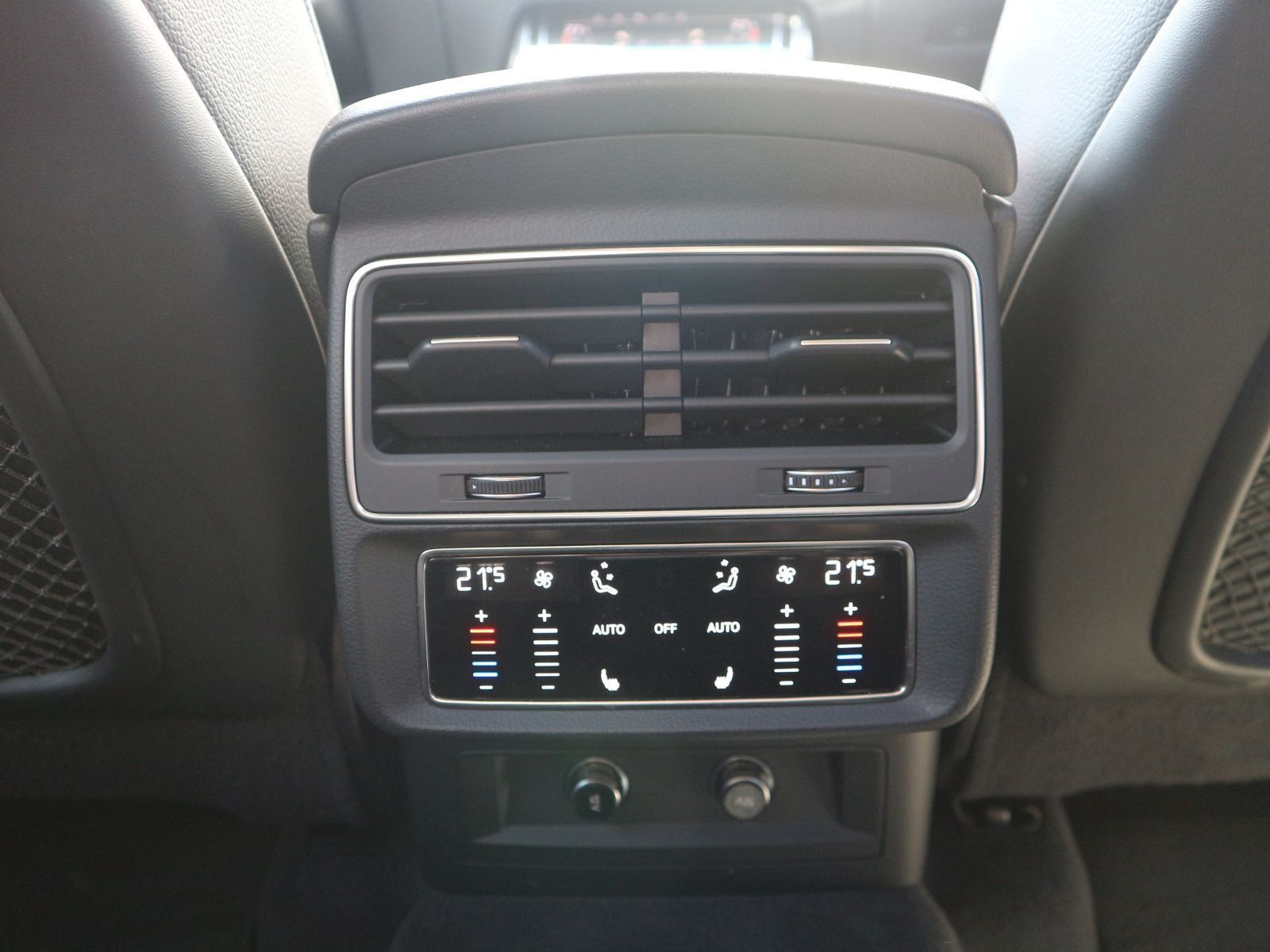 Fahrzeugabbildung Audi Q7 S line 50 TDI quattro AHK*HUD*RFK*ACC*CARPLAY