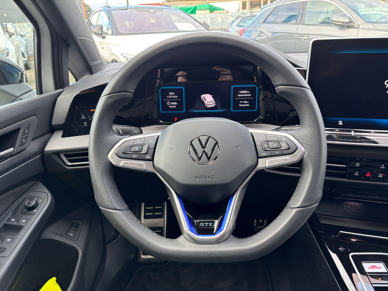 Fahrzeugabbildung Volkswagen Golf GTE 1.5 DSG eHybrid AHK AREA VIEW HUD MATRIX